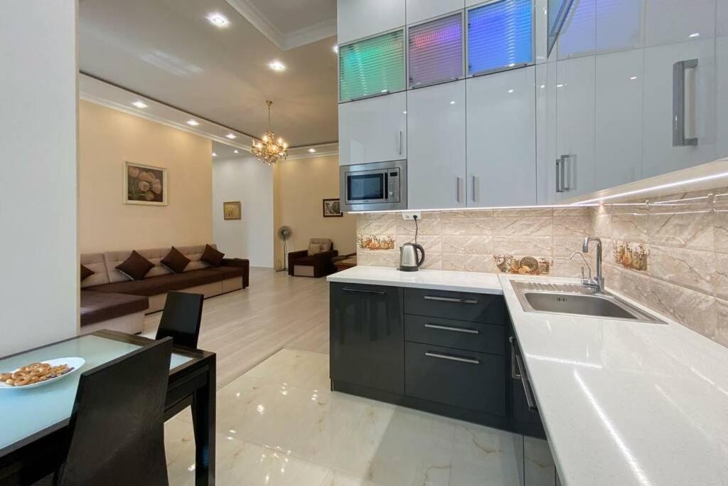 Comfortable Luxury Apartment With 3 Rooms. Center Heart Of Kiev エクステリア 写真