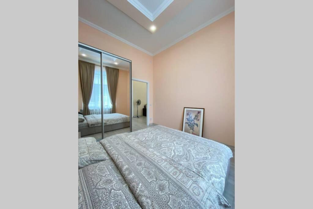 Comfortable Luxury Apartment With 3 Rooms. Center Heart Of Kiev エクステリア 写真