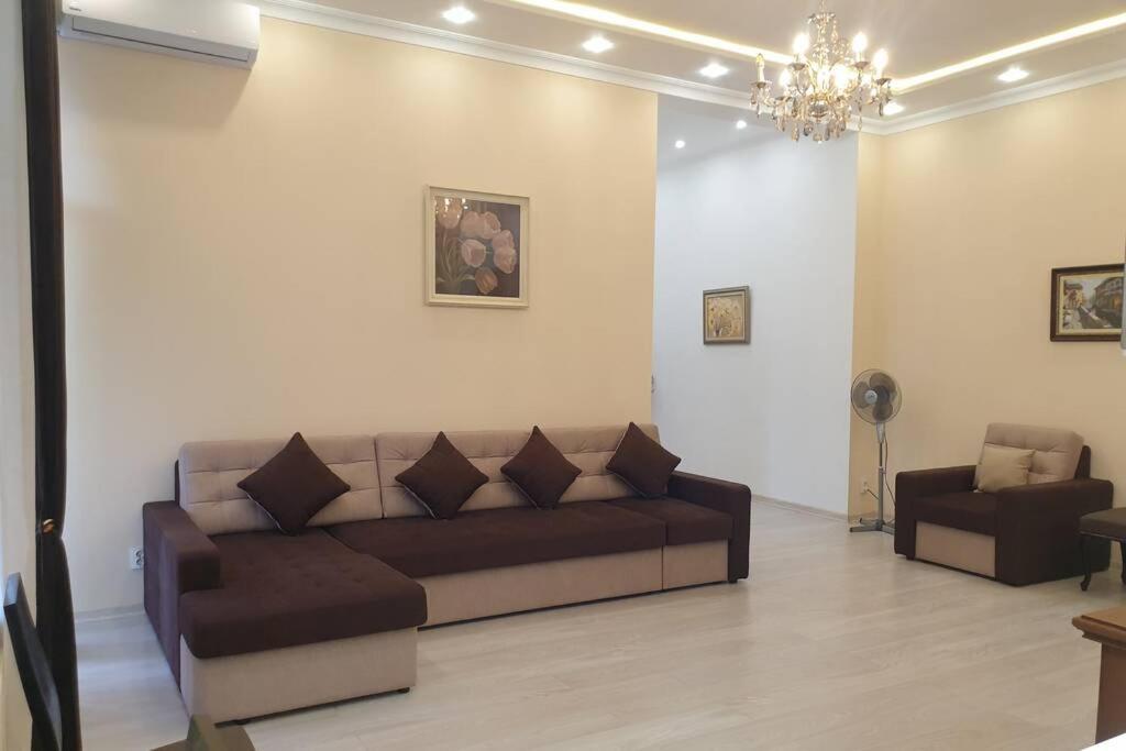 Comfortable Luxury Apartment With 3 Rooms. Center Heart Of Kiev エクステリア 写真